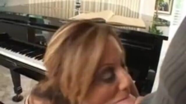 Pornstar bang with Demi Delia from Grab