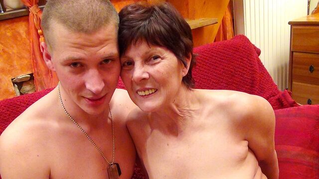 Mature scene with Amateur