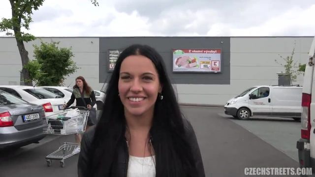 Handjob scene with Amateur