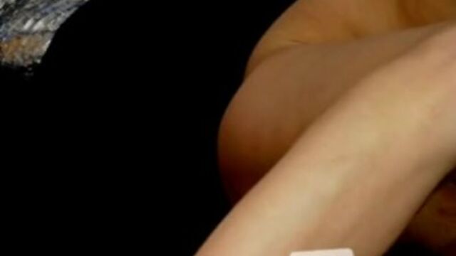 Gaping scene from Grab