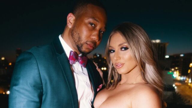 Side Fuck film with Kayley Gunner