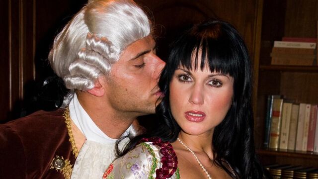 Cowgirl sex with Sarah Twain