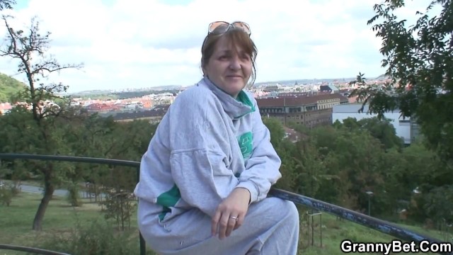 Grannybet porn from Grab