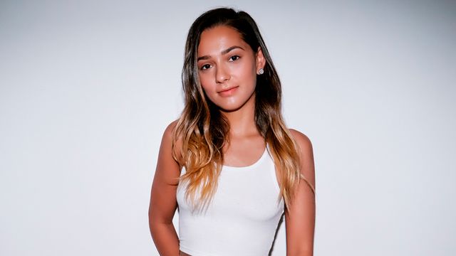 Kissing scene with Jaye Summers