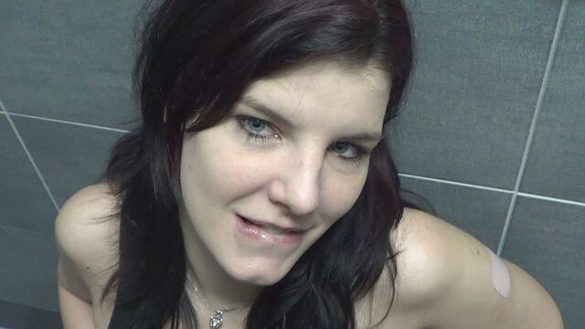 Close Up sex with Amateur