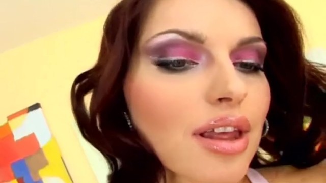 Petite scene from Grab