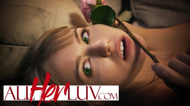 Lesbian scene with Kristen Scott and Scarlett Sage from Grab