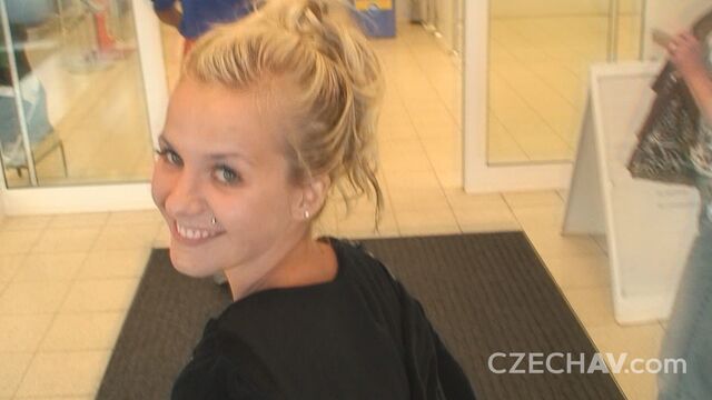 Legs On Shoulders video with Amateur