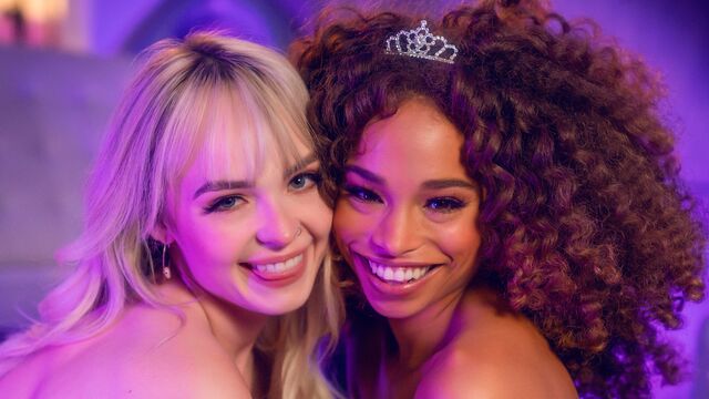 Mutual Masturbation smut with Cecilia Lion and Lilly Bell