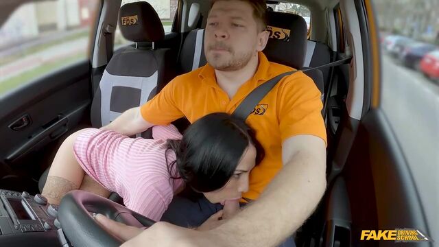 Curvy action with Giulia Diamond