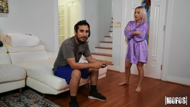 Missionary bang with Quinn Waters