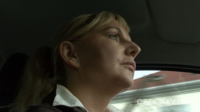 Car sex with Amateur