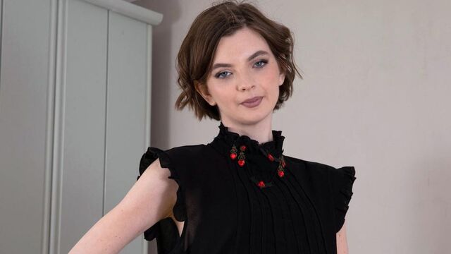 Teen (18+) bang with Lady Phathom