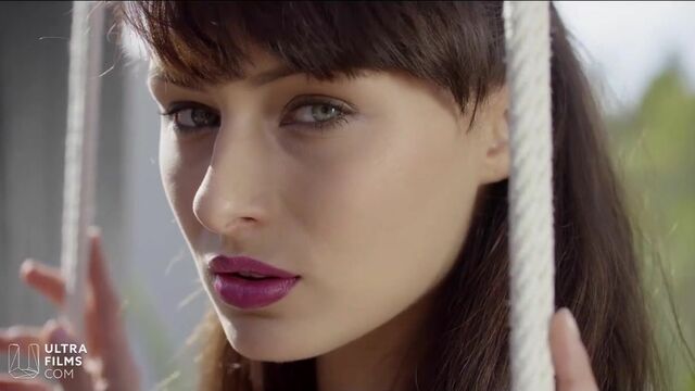 Skinny smut with Yarina A