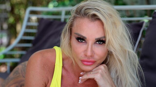 Missionary bang with Robbin Banx