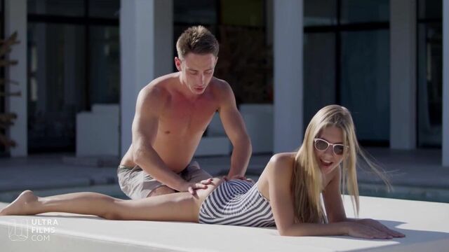 Natural Tits video with Anjelica