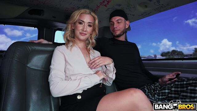 Curvy action with Lilith Moaningstar