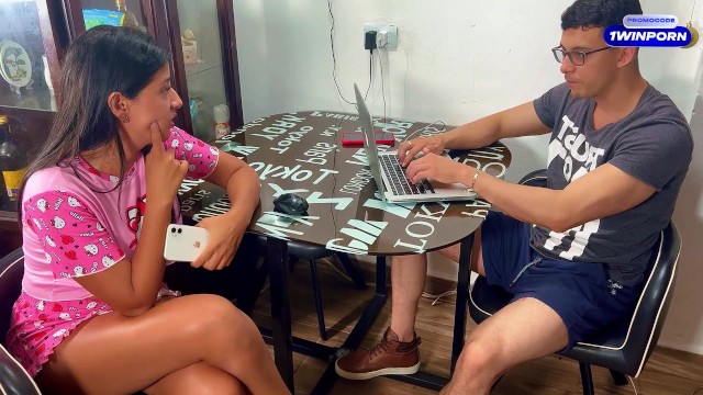 Cumshot scene with Lina Henao from Grab