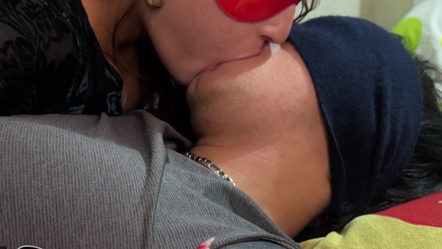 Hot Kissing smut with La perra de Lucifer from Grab