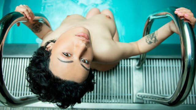 Sun-Tanned film with Stacy Bloom