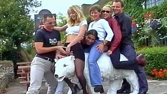 Outdoor video with Wendy Taylor from Grab