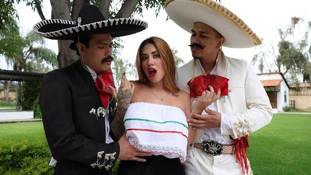 Doggystyle action with Sara Blonde