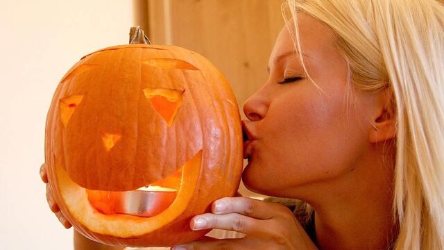 Pumpkin smut with Sophie Moone