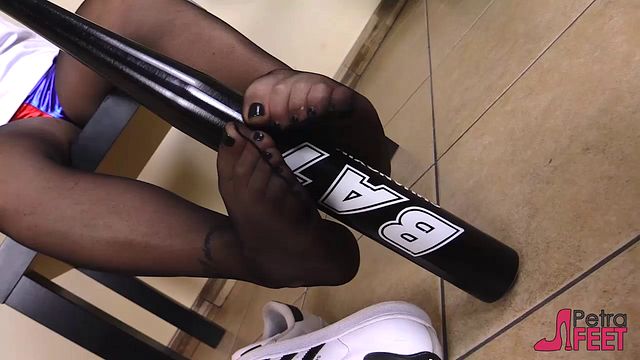 Italian Brunette smut with Harley Quinn from Grab