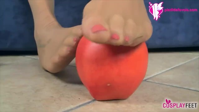 Foot Fetish action with Apple and Snow White from Grab