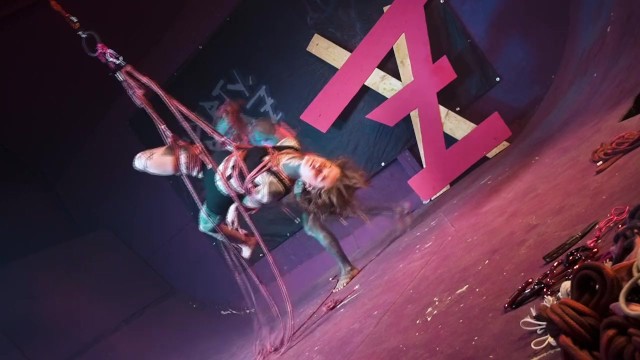 Dreadlocks action from Grab