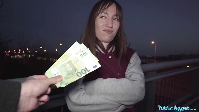 Medium Size Tits action with Kate Quinn