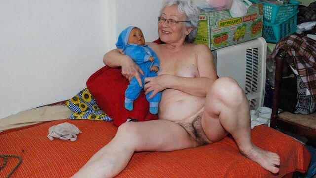 Lesbian action with Agnes