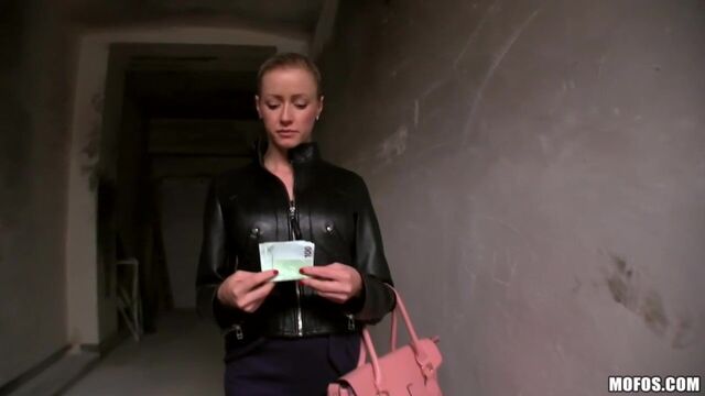 Skinny screw with Vicktoria Redd