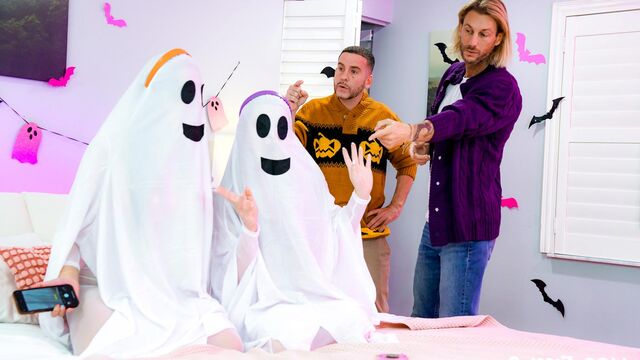 Curvy sex with Juniper Ren and Selina Bentz