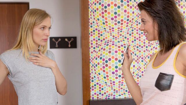 Stripping screw with Aislin and Vicky Love