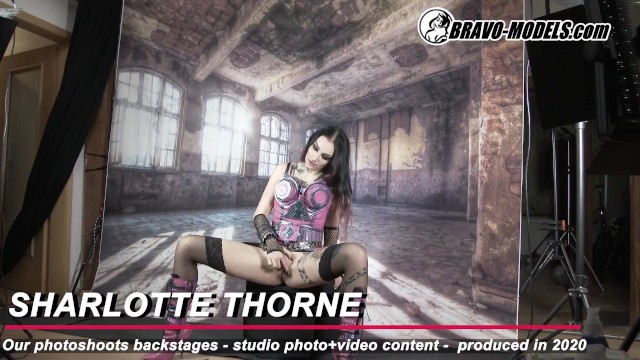 Latex smut with Sharlotte Thorne from Grab