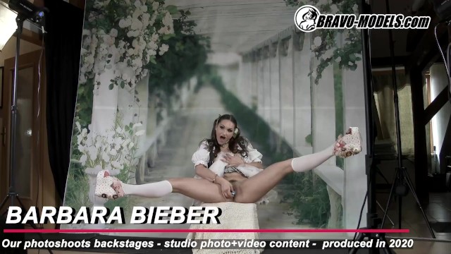 Models bang with Barbara Bieber from Grab