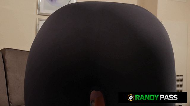 Solo sex with Nikki Zee from Grab