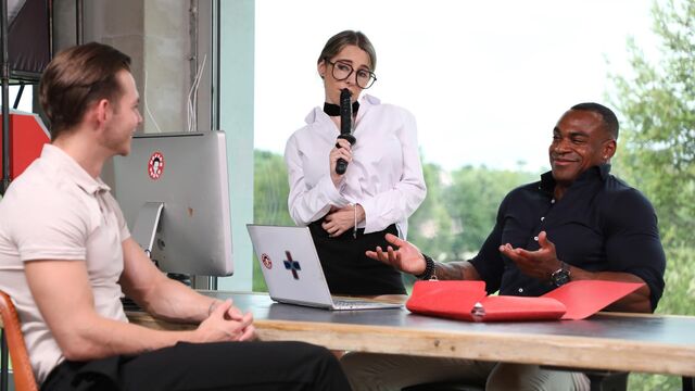 Double Penetration action with Safira Yakkuza