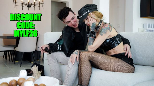 Leather bang with Josh Rivers and Sarah Jessie from Grab