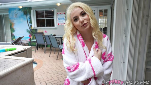 Passionate action with Aria Banks