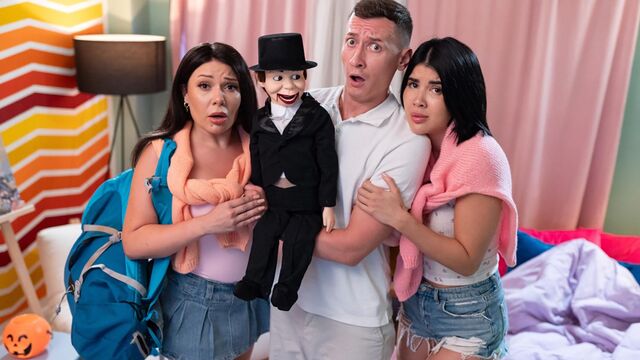 Teen (18+) film with Lady Dee and Lola Bratz