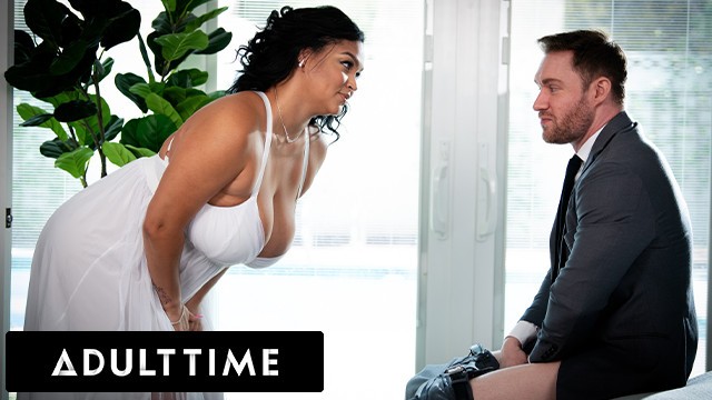 Face Fuck action with Ashlyn Peaks and Sam Shock from Grab