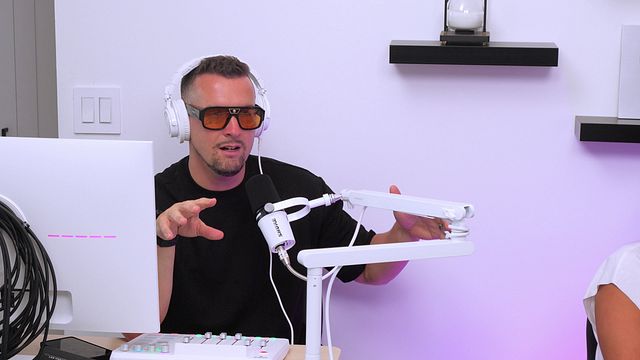 Talk Show action from Grab
