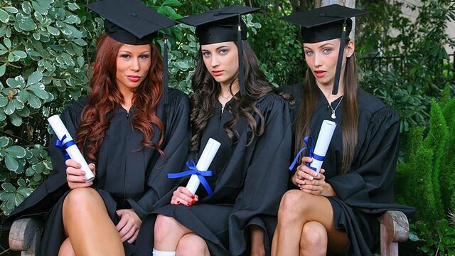 Teen (18+) bang with Brooklyn Lee and Georgia Jones