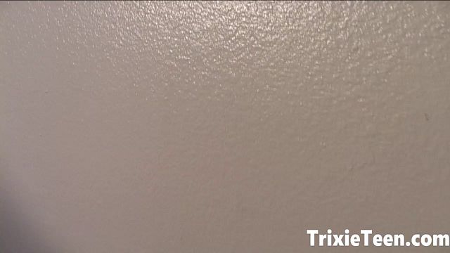 Shower video with Trixie Teen from Grab