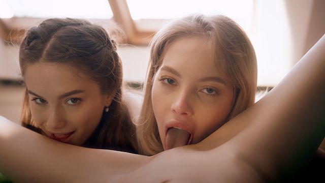 Leona Mia Ultrafilms action with Bella Spark, Leona Mia and Liz Ocean from Grab