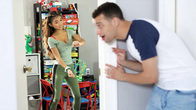 Brunette sex with Clara Trinity and Johnny Love from Grab