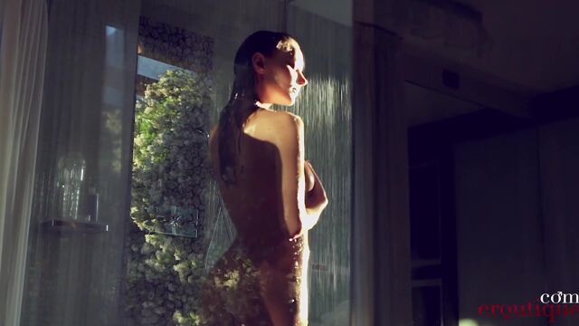 Shower porn with Katya Clover