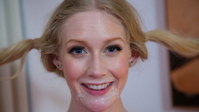 Gamer sex with Emma Starletto